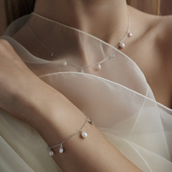 Gaura Pearls Édesvízi Kagylógyöngy Karkötő Cirkónia medállal Ródiumozott 925 Ezüsttel - Image 2