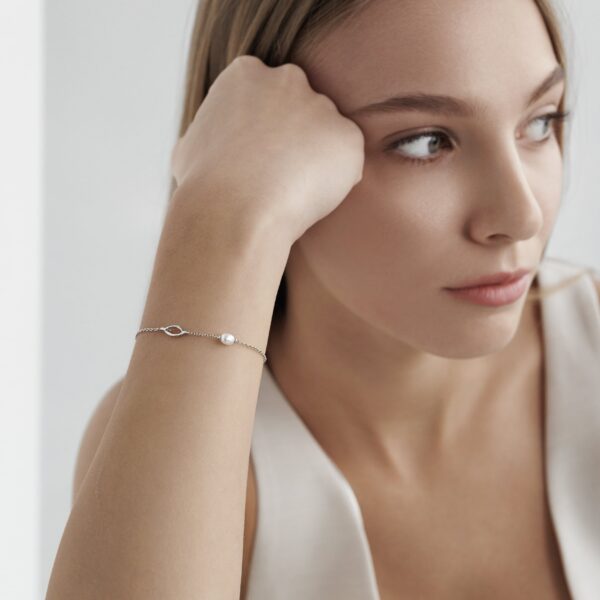 Gaura Pearls Édesvízi Kagylógyöngy Karkötő Ródiumozott 925 Ezüst medállal - Image 2