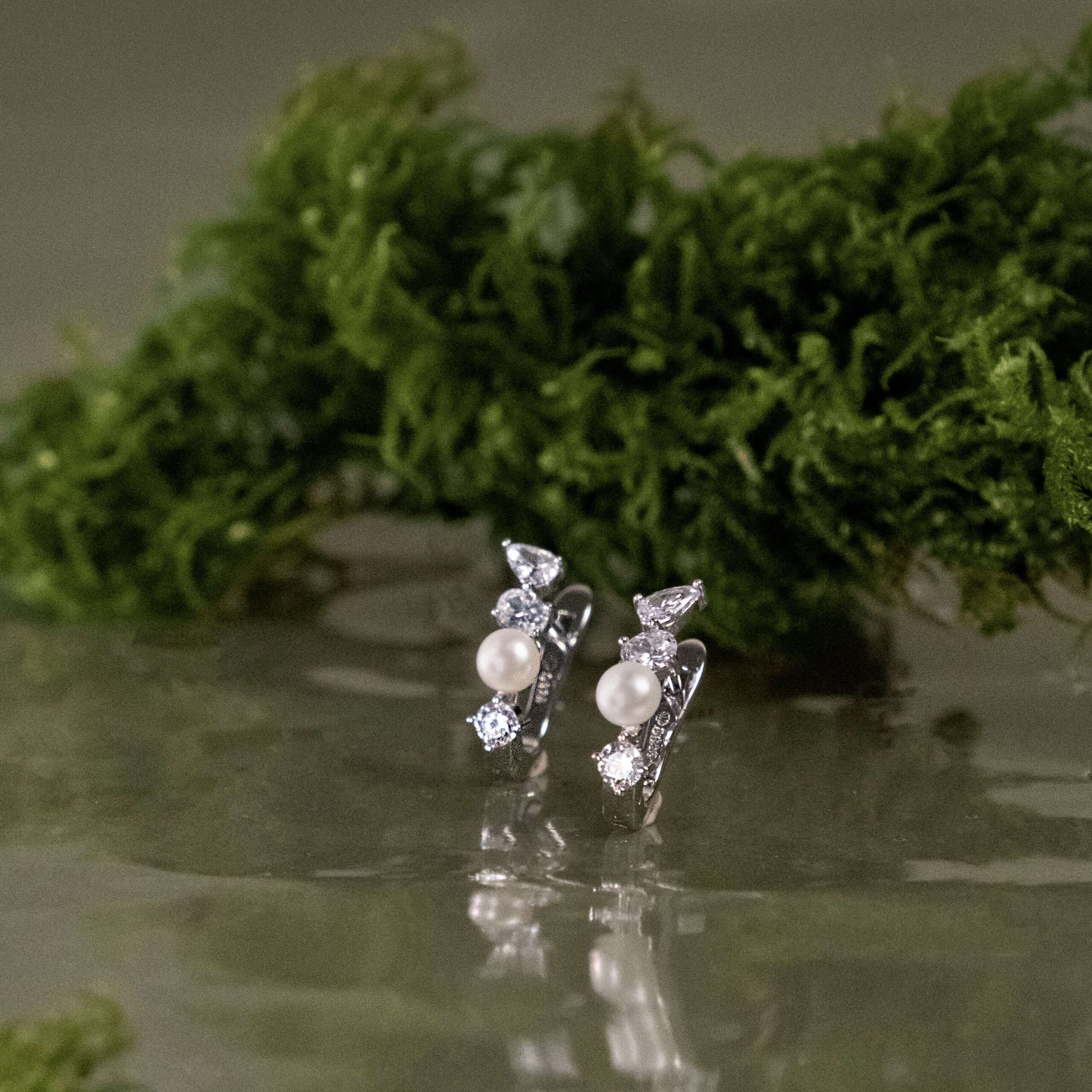 Gaura Pearls Ródiumozott 925 Ezüst Fülbevaló Édesvízi Gyönggyel Cirkónia Kristályokkal - Image 3